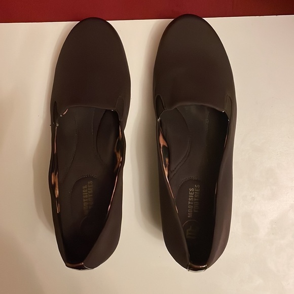 Mootsies Tootsies Shoes - MOOTSIES TOOTSIES, Excellent condition women’s size 8 brown wedges.